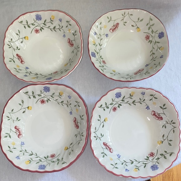 Johnson Brothers Other - Johnson Brothers Summer Chintz set of square cereal bowls